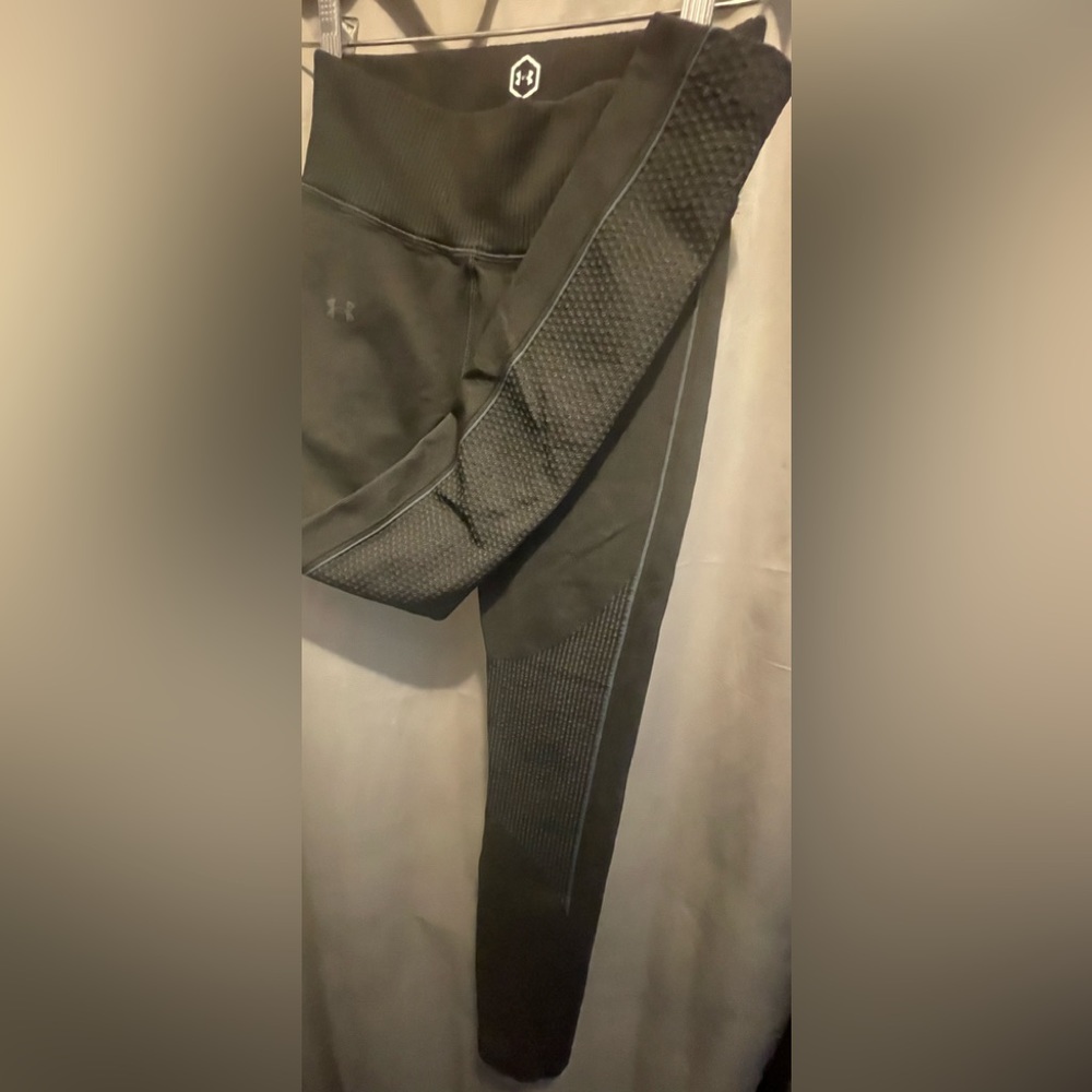Under Armour, rush compression leggings, black size small